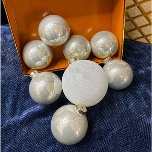 Set Of 8 Christmas Balls/Ornaments